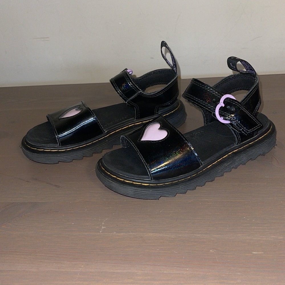 Dr. Martens “Marlowe Hearts” Patent Black Mary Jane Sandals - Girl’s Size 2 - Picture 4 of 11